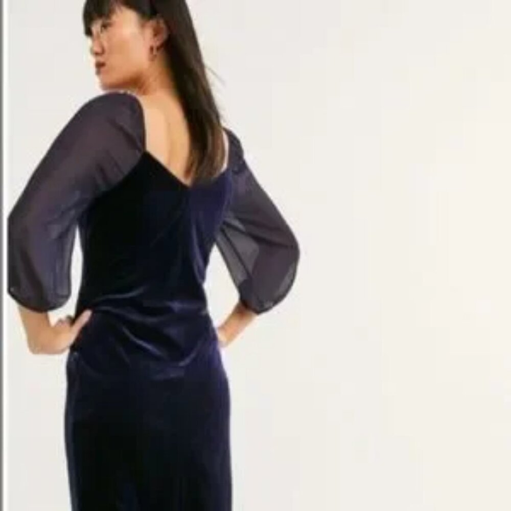 Sweetheart neckline Velvet Dress in Blue Saphire with sheer sleeves